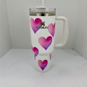 Stanley x Target Valentine’s Day 40oz. H2.0 Flowstate Tumbler Frost Heart